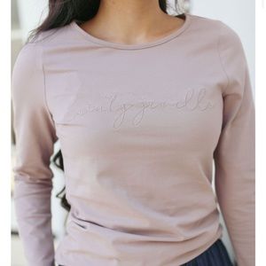 Size small Dainty Jewells logo top.